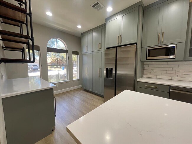 Building Photo - 3300 Bratton Heights Dr