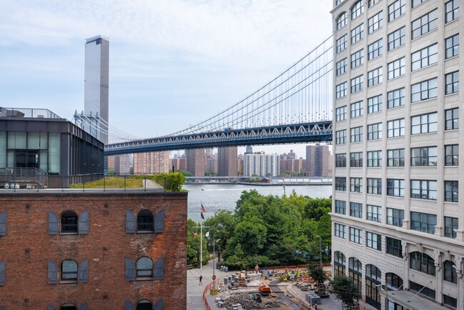 Foto del edificio - STUNNING DUMBO LOFT