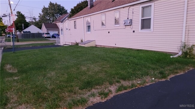Building Photo - 6 Balzac Ct