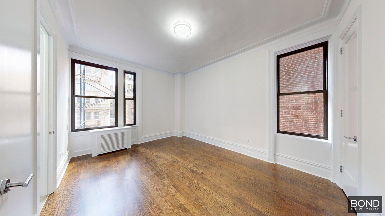 Building Photo - 401 E 88th St