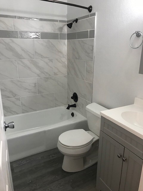 Bathroom - 505 N 5th Plz