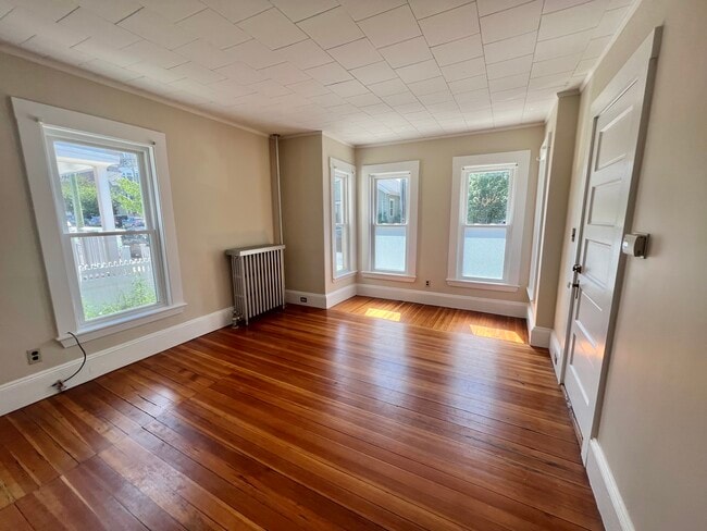 Building Photo - 117 Beacon St