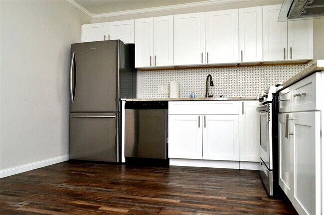 Foto del edificio - 2045 W Blum St