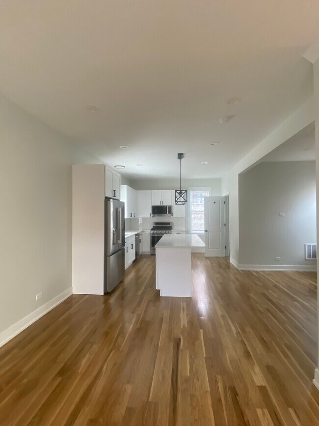 Foto del edificio - 858 N Paulina St