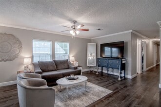Building Photo - 162 Varsity Dr