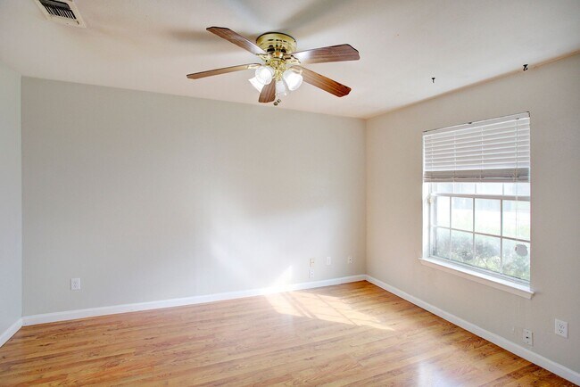 Foto del edificio - Half Off 3rd Month’s Rent – Move-In Specia...