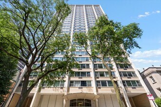Building Photo - 336 W Wellington Ave