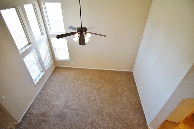 Foto del edificio - 26834 Henson Falls Dr
