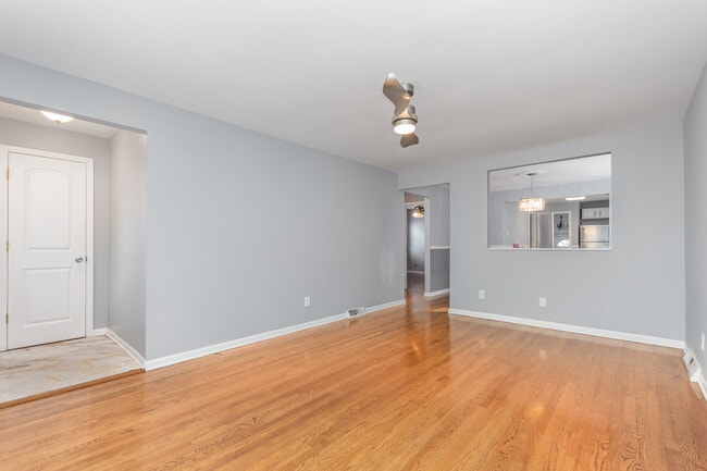 Foto del edificio - 3517 W 76th St