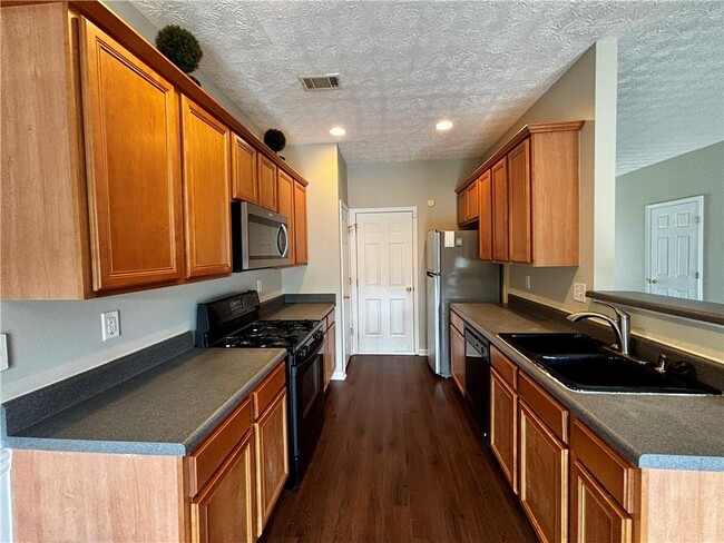 Building Photo - 431 Lantern Wood Dr