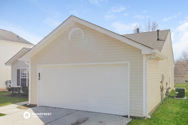 Building Photo - 4929 Hopewood Ln