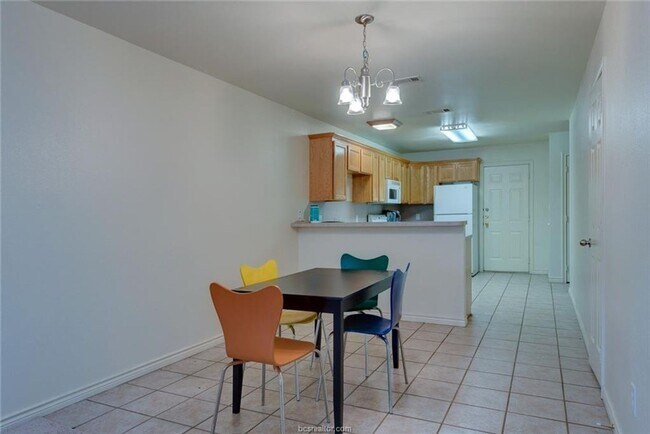 Foto del edificio - Beautiful 3 Bed, 3 Bath Duplex in South Co...
