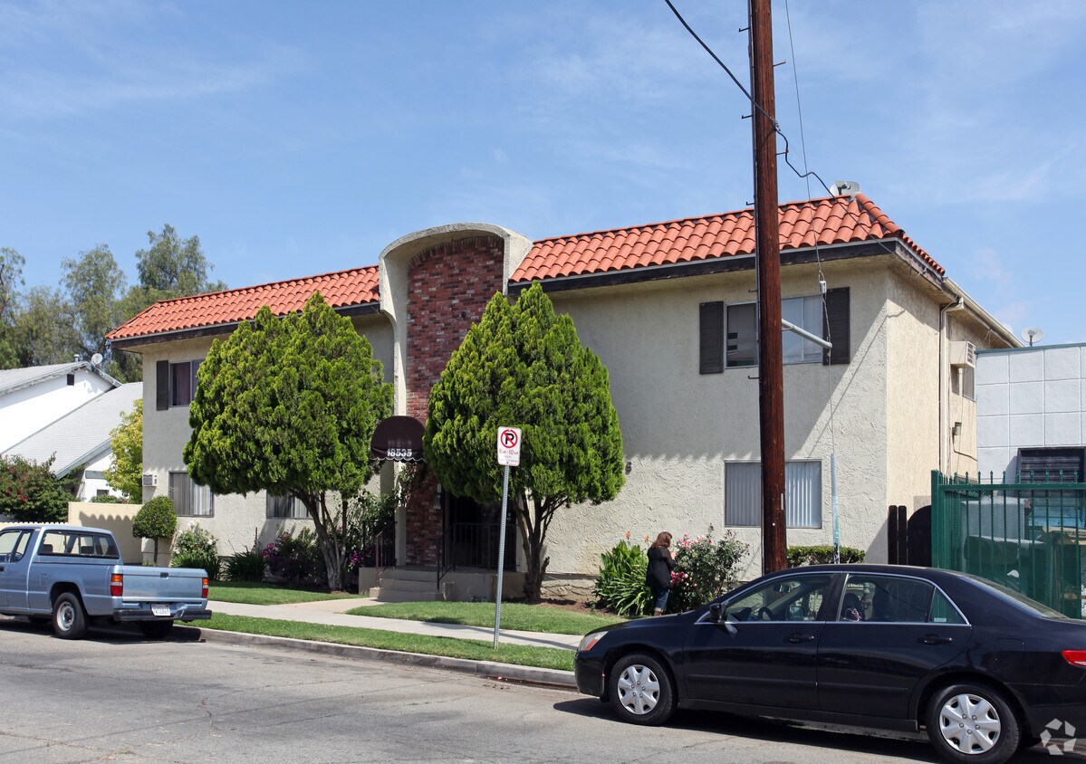 Building Photo - 18535 Strathern St