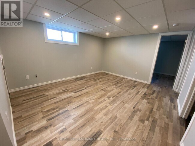 Building Photo - 11 Pindar Crescent