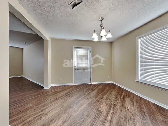 Building Photo - 505 Abbywood Cir