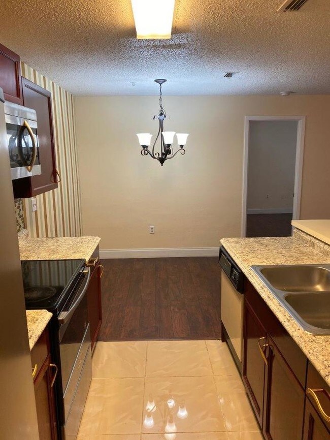 Foto del edificio - 643 Dory Ln