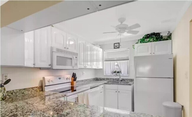 Building Photo - 49 High Point Cir S