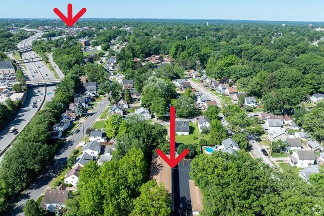 Less Than 1 Mile Distance to Downtown Cuyahoga Falls - The Residences at 440