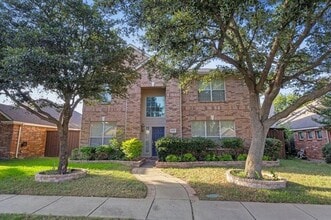 Building Photo - 1435 Sleepy Hollow Dr