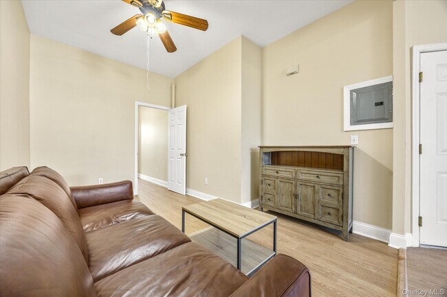 Foto del edificio - 60-19 54th St