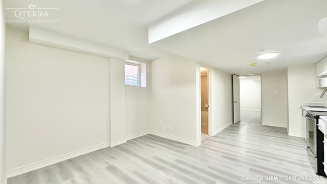 Building Photo - 1190 Drinkle Cres
