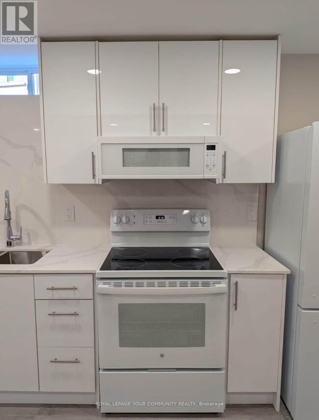 Photo du bâtiment - 102 Kentledge Ave