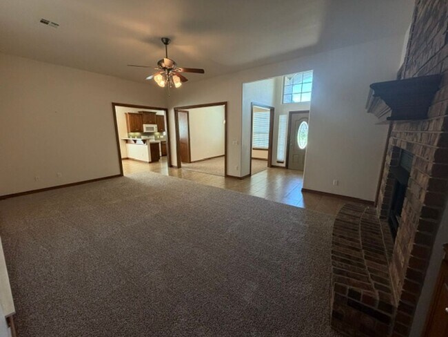 Building Photo - Lovely El Reno Home for Rent - 3 Bedroom, 2 Bathroom