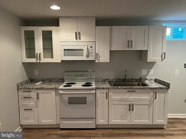 Building Photo - 8901 Song Sparrow Dr