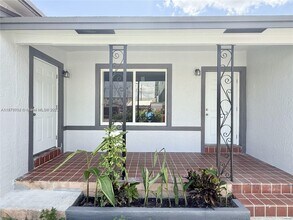 Building Photo - 1450 NW 35th St