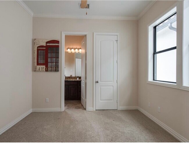 Foto del edificio - 5531 Pine St