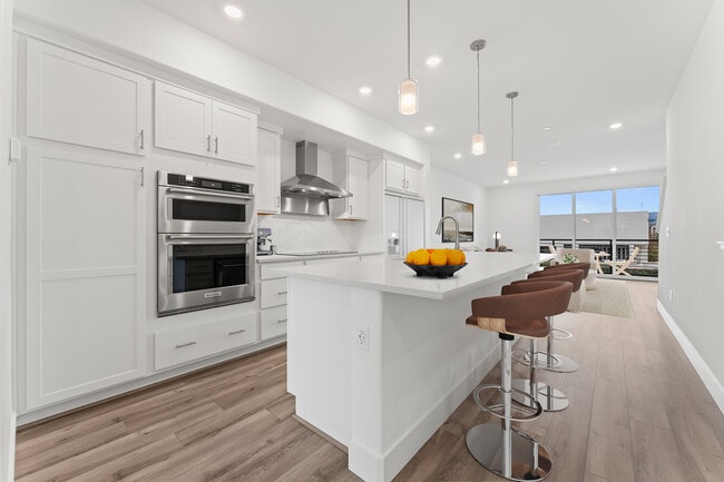 Building Photo - 1375 California Cir