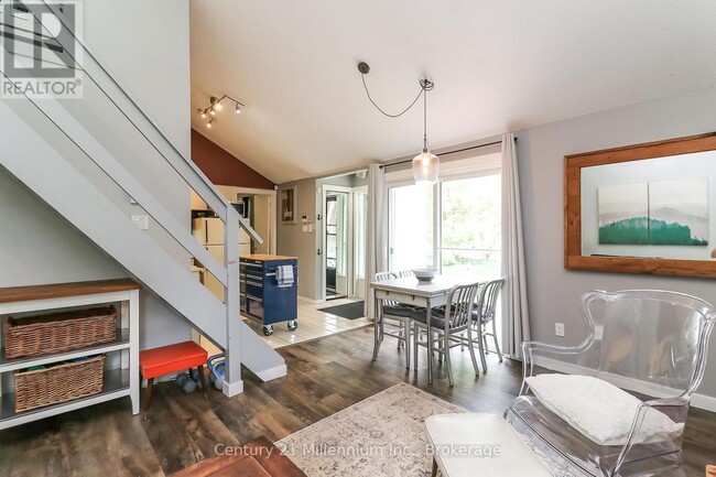 Building Photo - 442 Oxbow Crescent