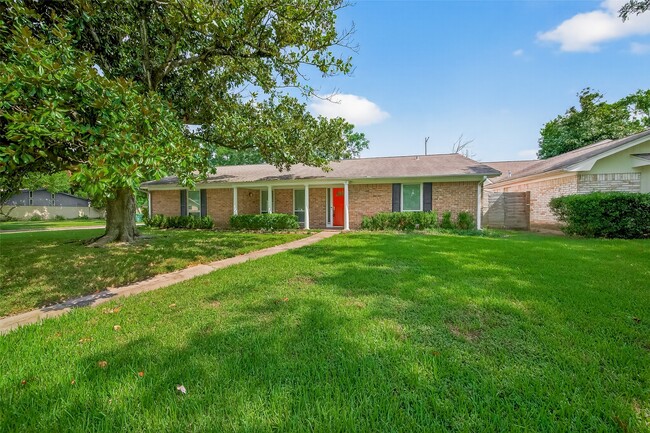 Foto del edificio - 9422 Meadowbriar Ln