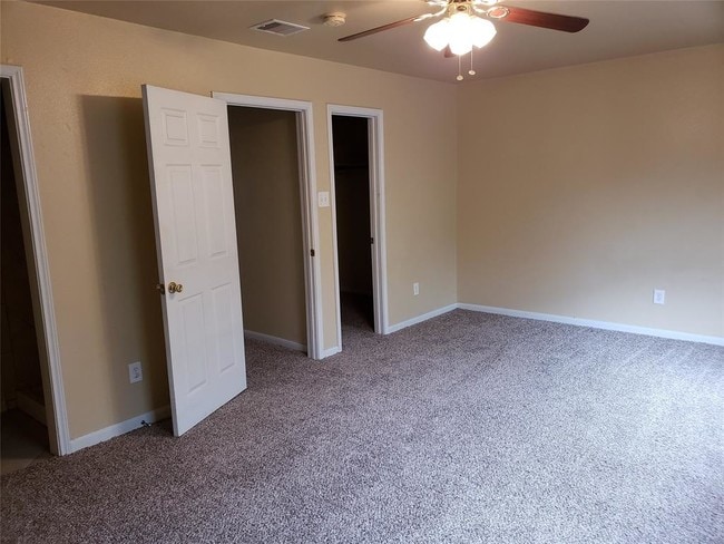 Building Photo - 529 Solomon Ln