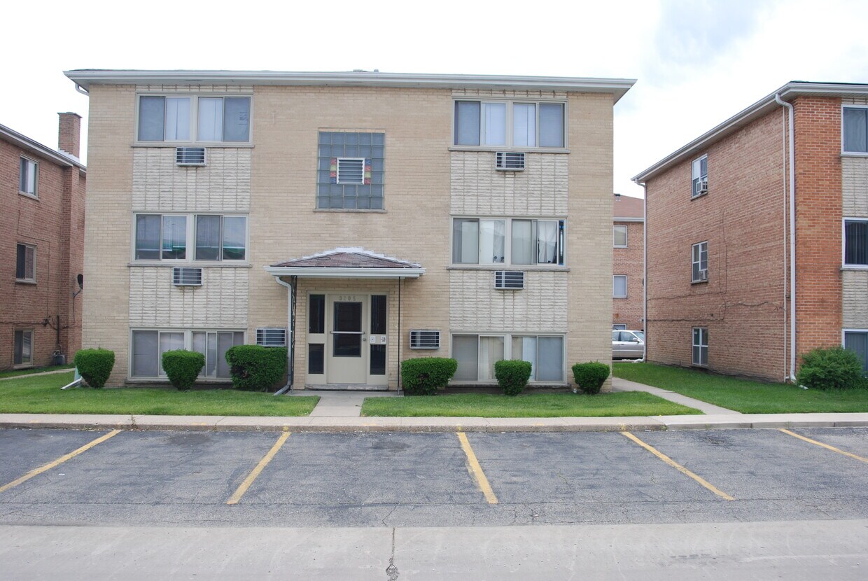 9205 Jill Ln, Schiller Park, IL 60176 Apartments in Schiller Park, IL