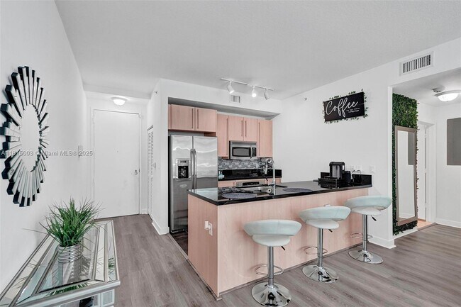 Foto del edificio - 79 SW 12th St