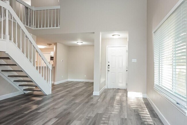 Building Photo - 10842 Riana Dr