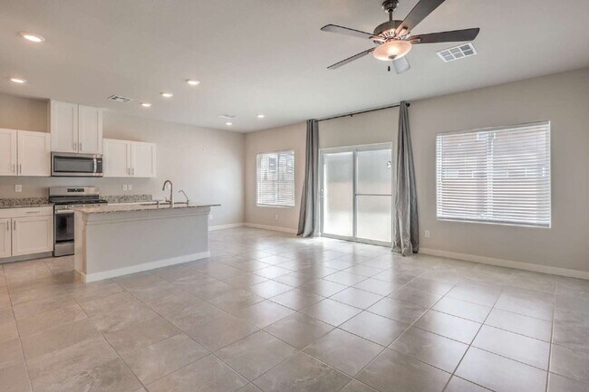 Building Photo - 7849 Pink Opal Ave
