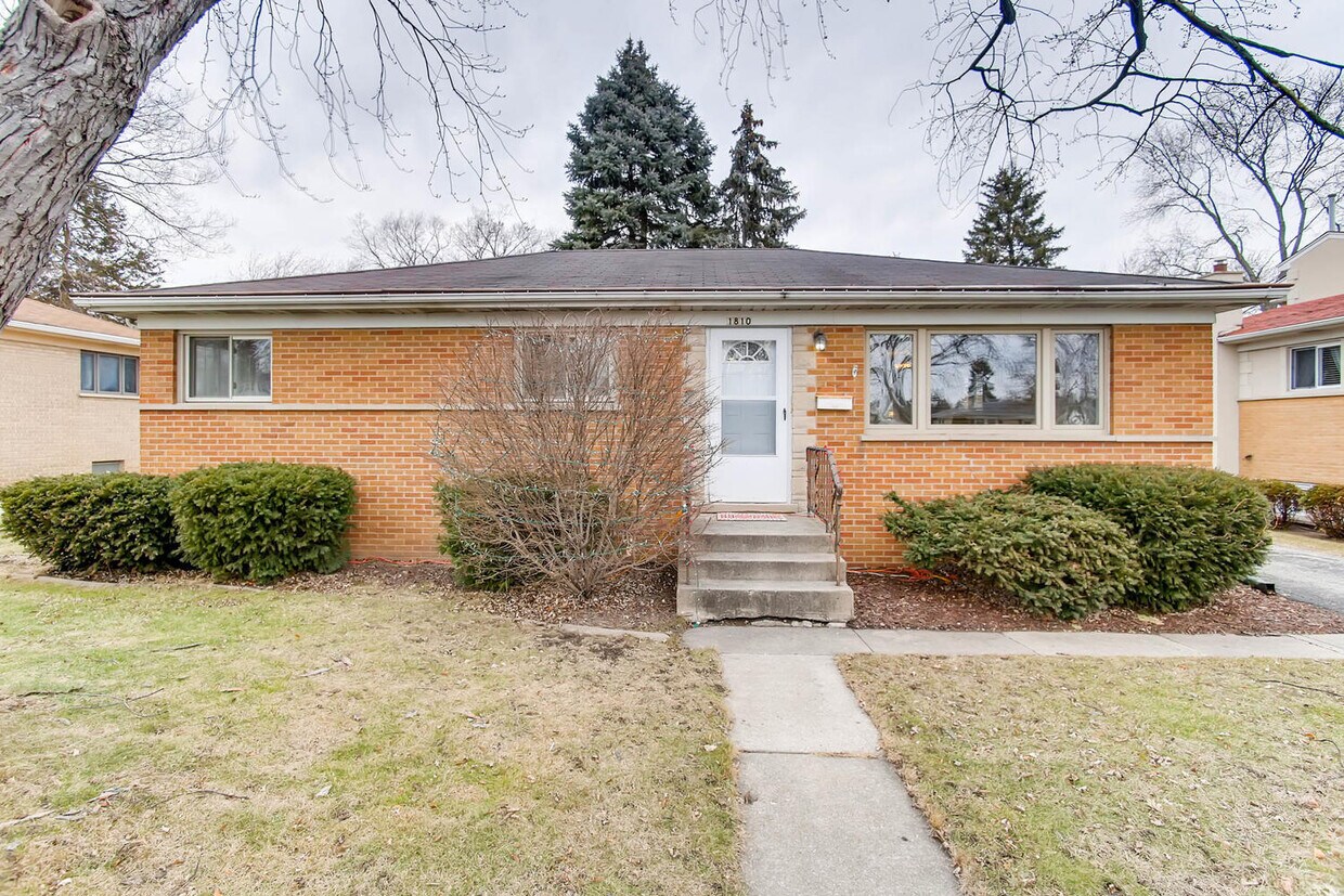 Foto principal - 1810 W Lincoln St