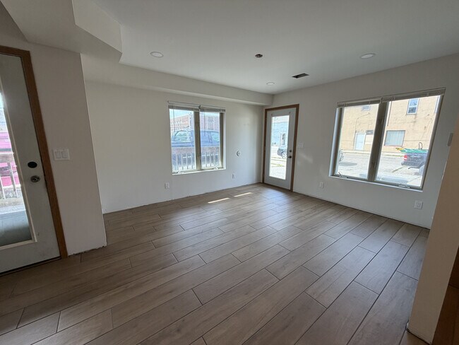 Foto del edificio - 912 Logan St