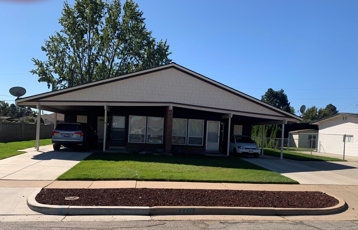 Front of Building - 2227 4300 S St