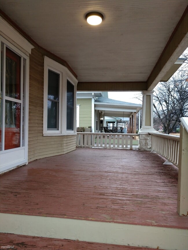 Building Photo - 3 br, 1 bath House - 337 S Erie St