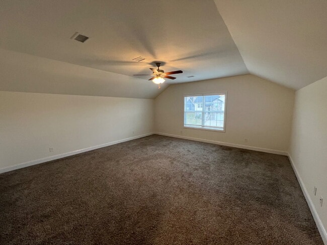 Building Photo - 811 Lillian Grace Dr