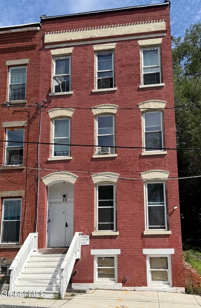 13 Delaware St