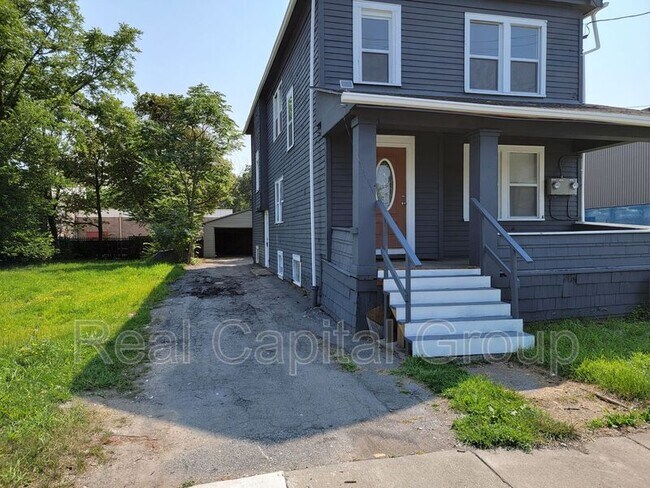 Foto del edificio - 143 Mohican Ave