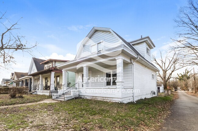 Building Photo - 1216 S 32nd St