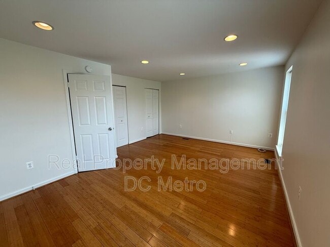 Building Photo - 1125 Harvard St NW