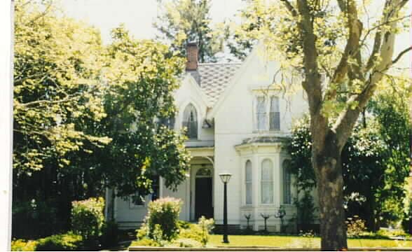Building Photo - 400 6th St