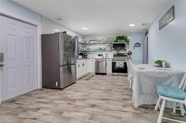 Foto del edificio - 206 Cape Coral Pkwy W