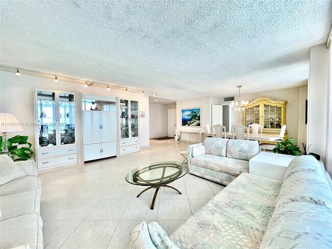 Building Photo - 4280 Galt Ocean Dr
